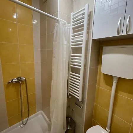 Lägenhet Next Door *