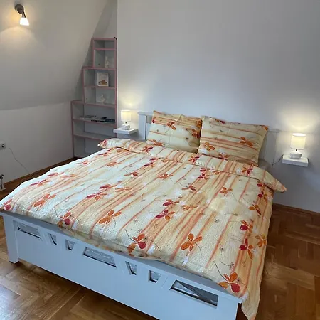 Lägenhet Next Door *